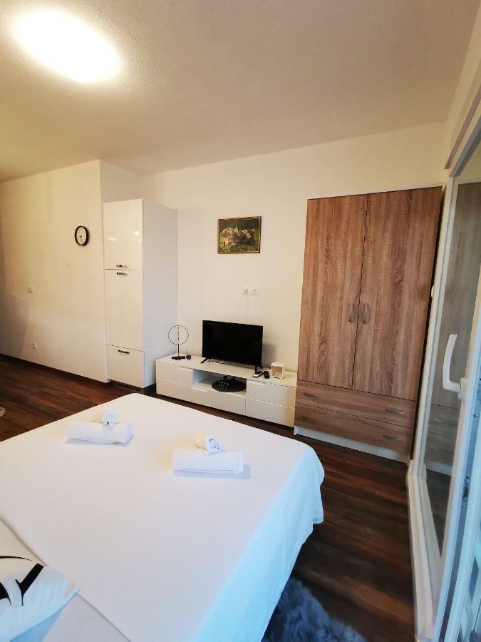 Charming Studio - Apartment Makarska Bagian luar foto