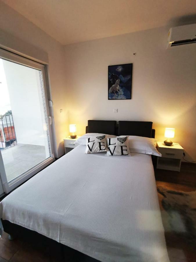 Charming Studio - Apartment Makarska Bagian luar foto